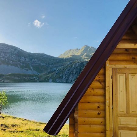 Kapetanovo Jezero Bungalov Bed & Breakfast Podgorica Bagian luar foto