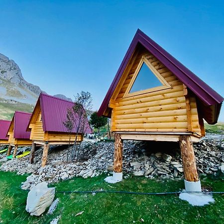 Kapetanovo Jezero Bungalov Bed & Breakfast Podgorica Bagian luar foto