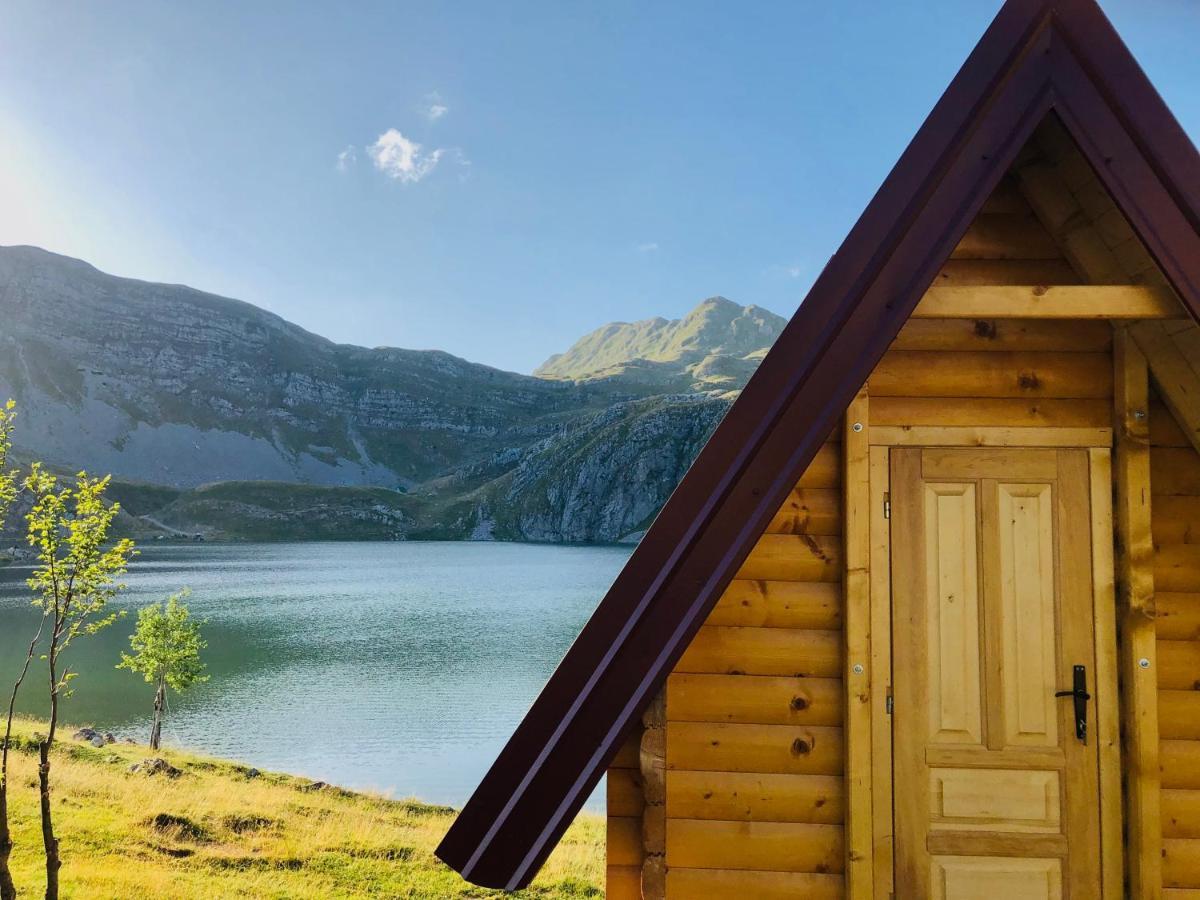 Kapetanovo Jezero Bungalov Bed & Breakfast Podgorica Bagian luar foto