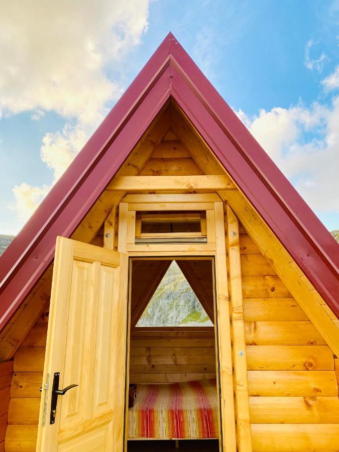 Kapetanovo Jezero Bungalov Bed & Breakfast Podgorica Bagian luar foto