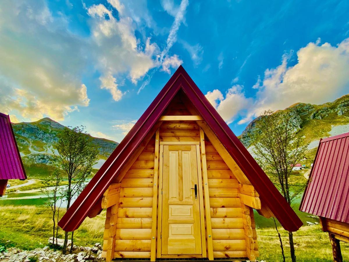 Kapetanovo Jezero Bungalov Bed & Breakfast Podgorica Bagian luar foto