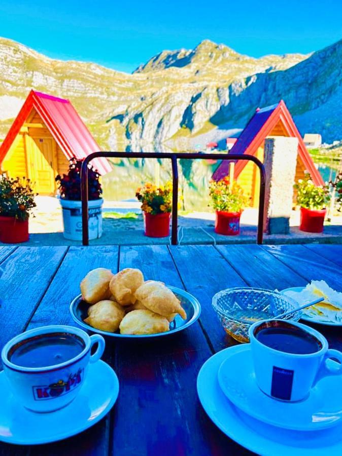 Kapetanovo Jezero Bungalov Bed & Breakfast Podgorica Bagian luar foto