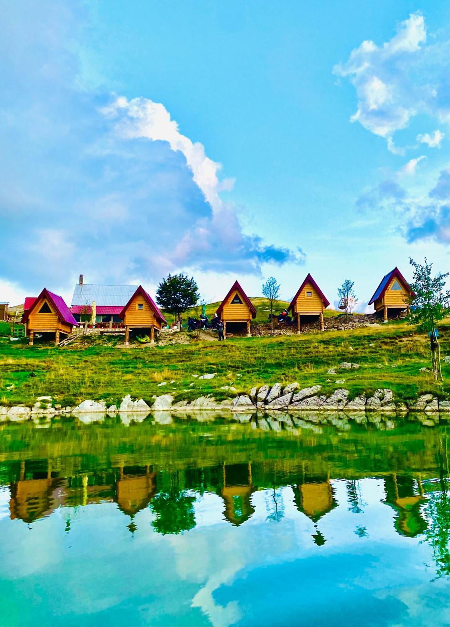 Kapetanovo Jezero Bungalov Bed & Breakfast Podgorica Bagian luar foto